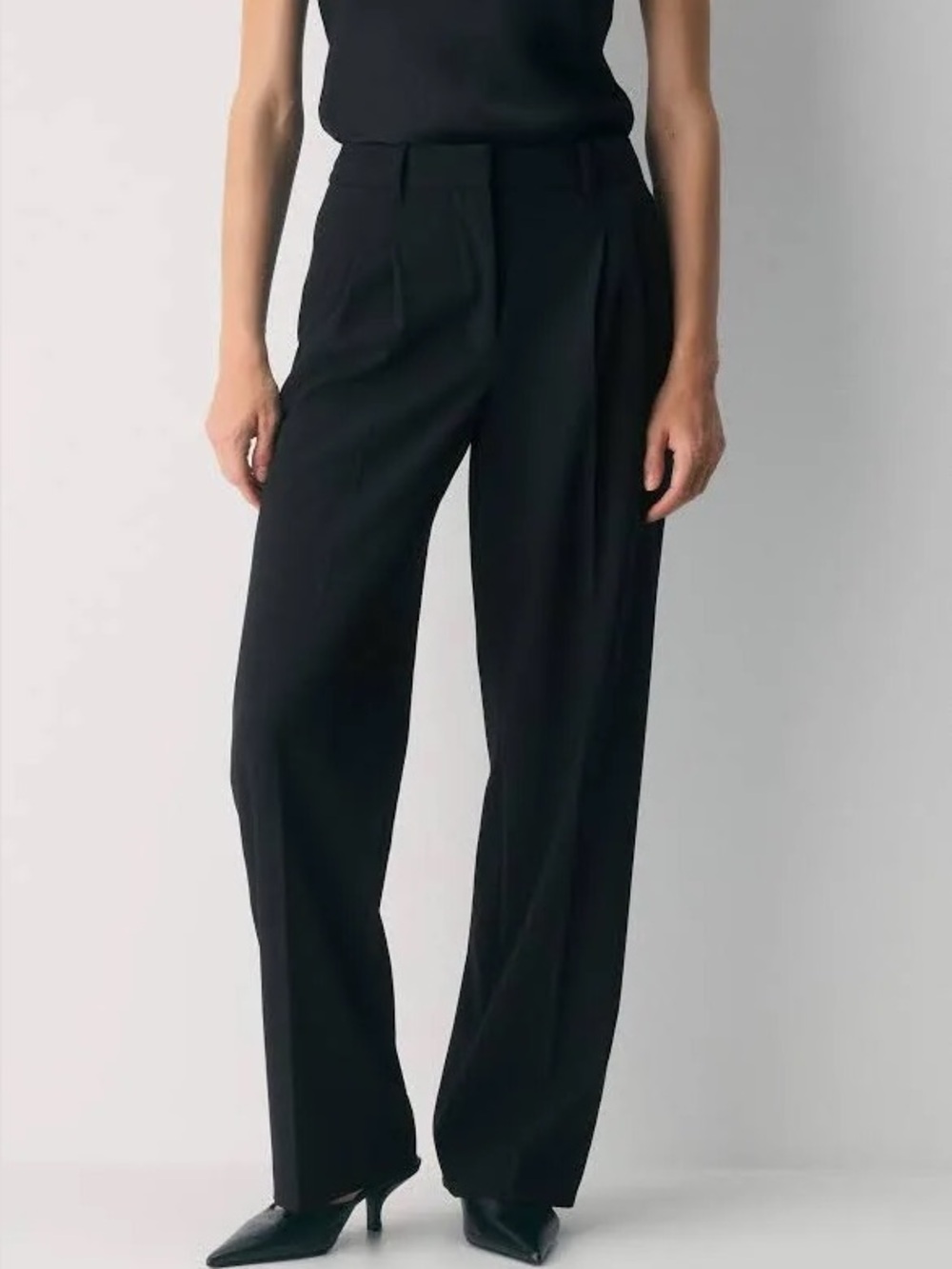 Aritzia Effortless Pant Black Size 6